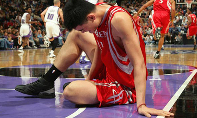 【名人堂姚明】:“中国红”在NBA赛场永飘扬