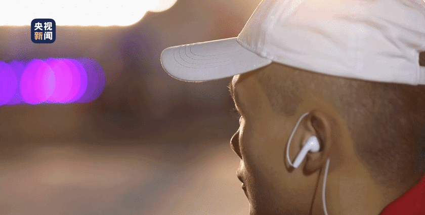 这几个替补队员只上场一分钟，却让五星红旗高高飘扬