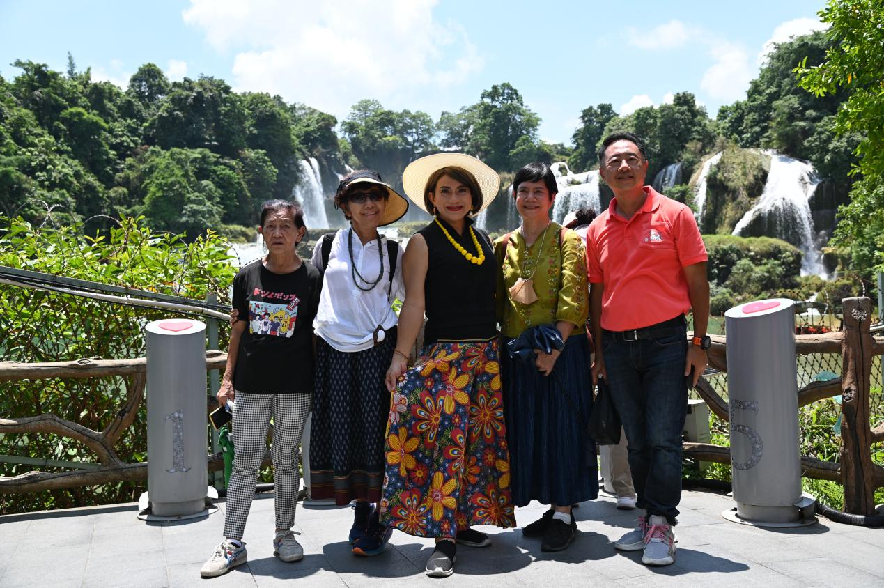 德天跨國瀑布景區迎泰國入境旅遊團  助推廣西大新旅遊全面復蘇_fororder_20230717_203800