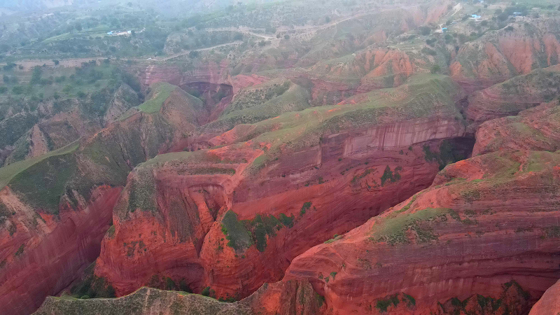 榆林靖边：神珠赤壁丹霞景色如画_fororder_图片2