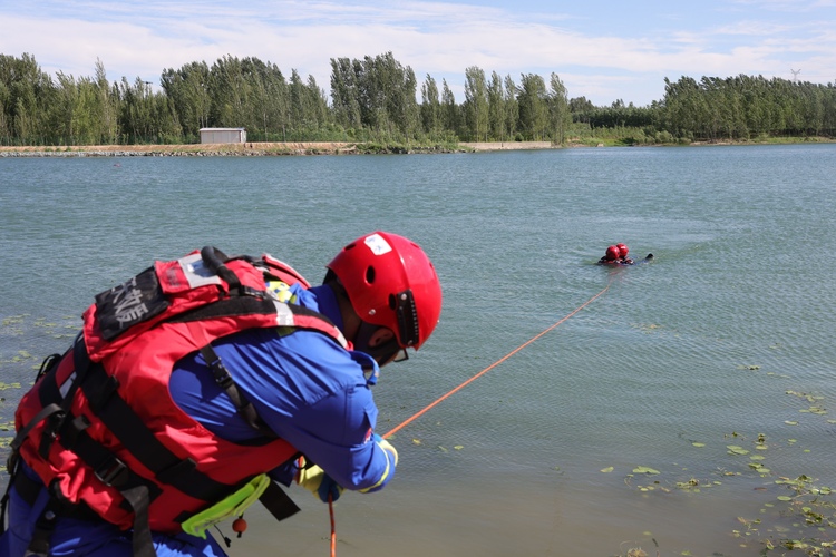 （原创）河北定兴：防汛应急演练筑牢安全“堤坝”_fororder_003