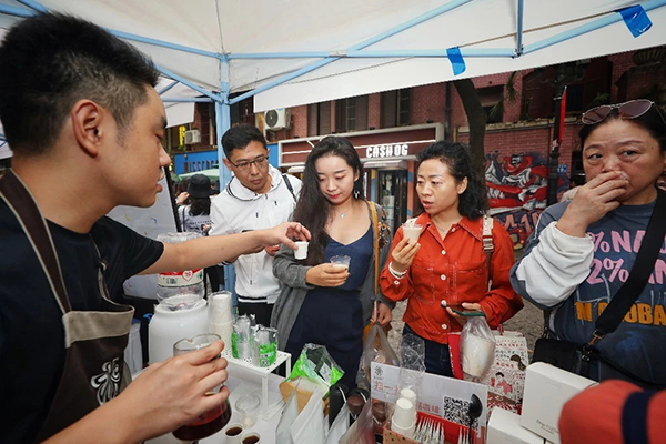 首屆黎黃陂路咖啡音樂節在武漢江岸區精彩啟幕