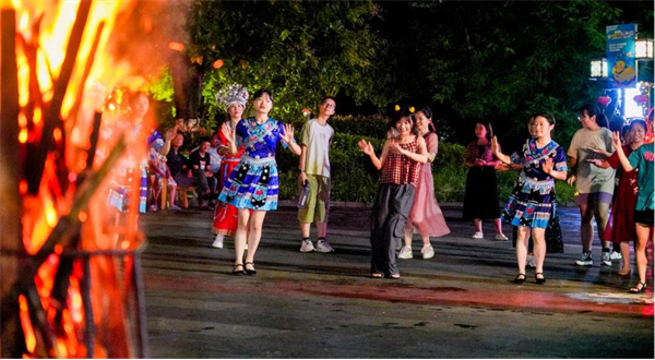 重慶彭水第三屆阿依河木葉潑水節已火熱開啟_fororder_圖片2