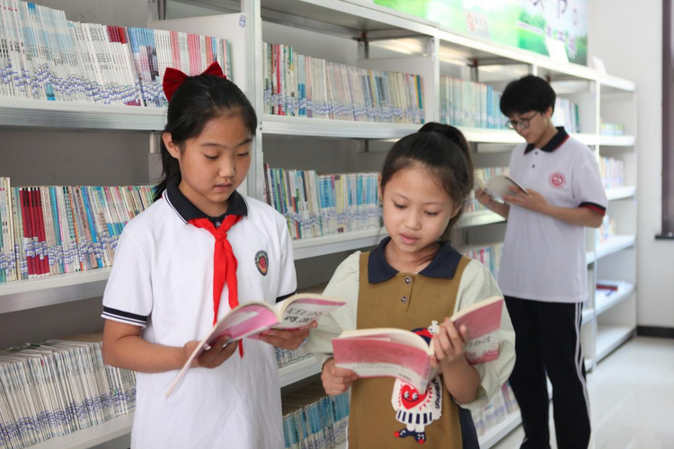 河北平泉：书香伴暑假 读书“充电”忙_fororder_图片8