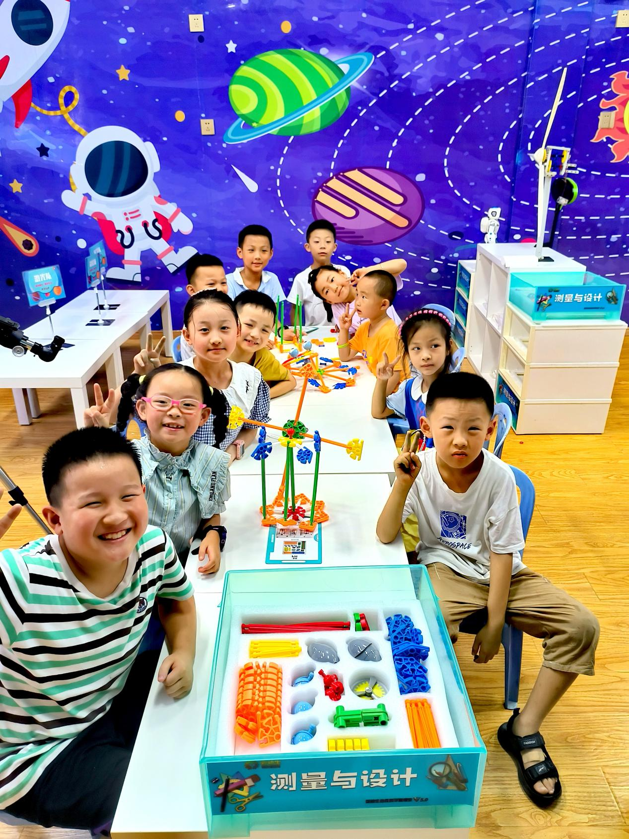 江铃汽车集团有限公司开办暑托班 四年惠及2389名职工子女_fororder_22