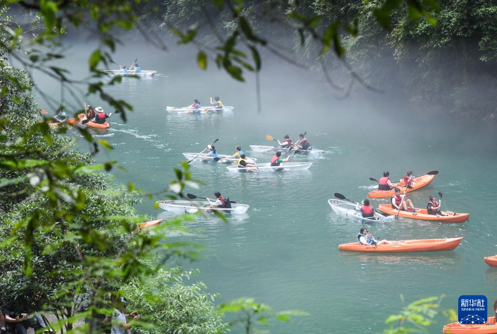 湖北鹤峰：峡谷探幽