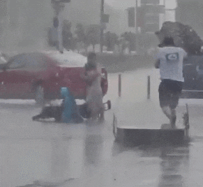 点名“曝光”！你们两位被雨浇透的样子太帅了！_fororder_7821502014313023