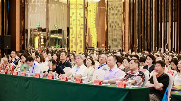 中国教育学会外语教学专业委员会第22次学术年会在重庆举行_fororder_4a1e577575bce5b07e6dbadb4653b9d