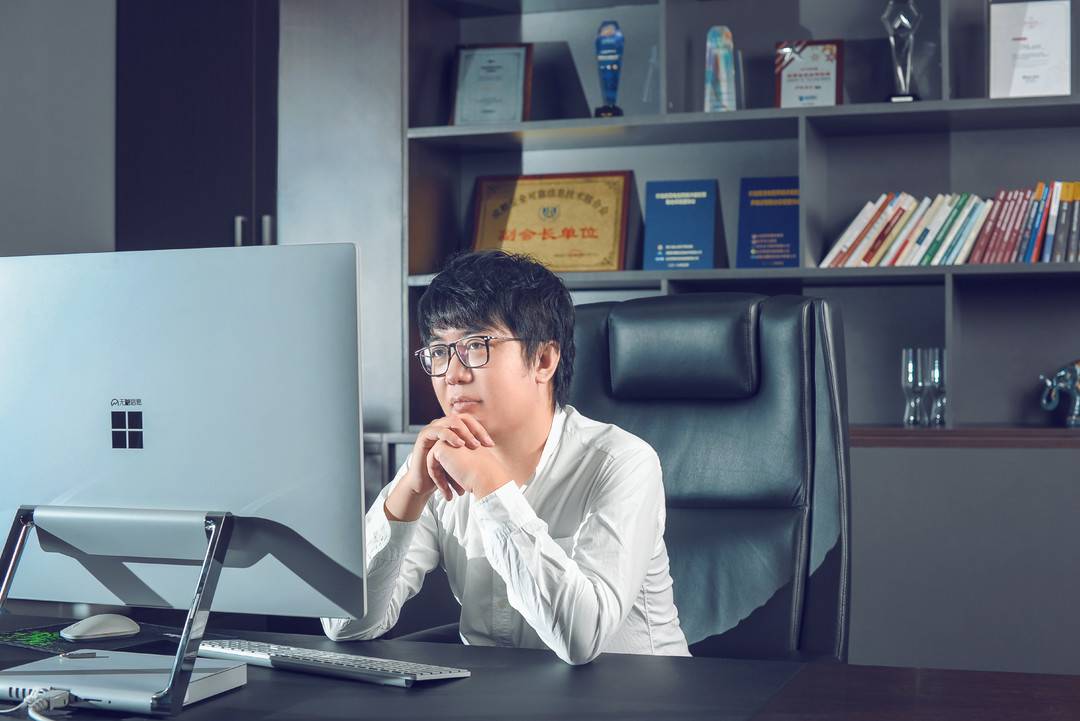 （转载）“数字素养与技能”看四川 | 网络安全大咖张瑞冬：反诈工作的重点是提升大众数字素养_fororder_fcapp_62a9eac0-a2de-41a9-b98b-6c39fe688e56_1689735571105