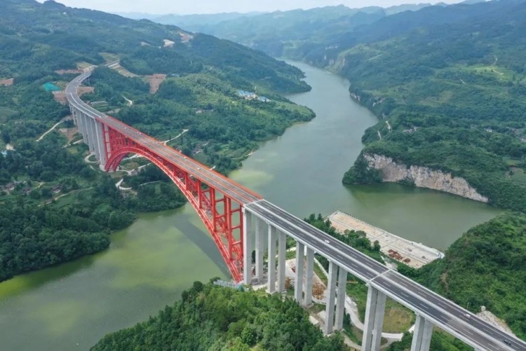 貴州高速公路通車里程達8472公里 排全國第4位
