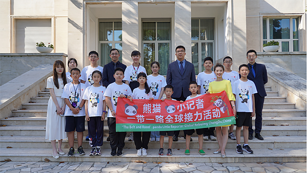 做新时代的文明交流使者 “熊猫小记者”拜访中国驻意大利大使馆_fororder_未标题-4