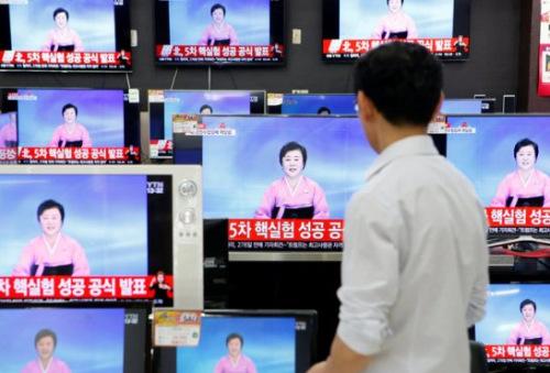 韩国一电视卖场所有电视都在播朝鲜的报道