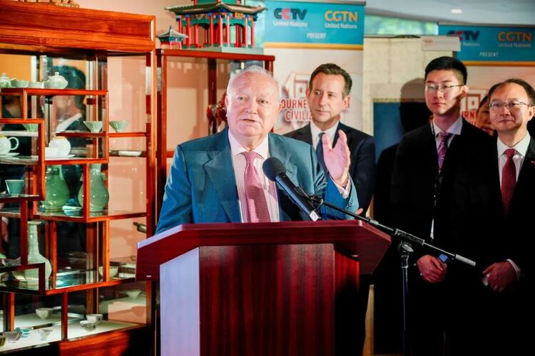 非物质文化遗产中的世界与中国