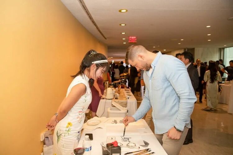 非物质文化遗产中的世界与中国