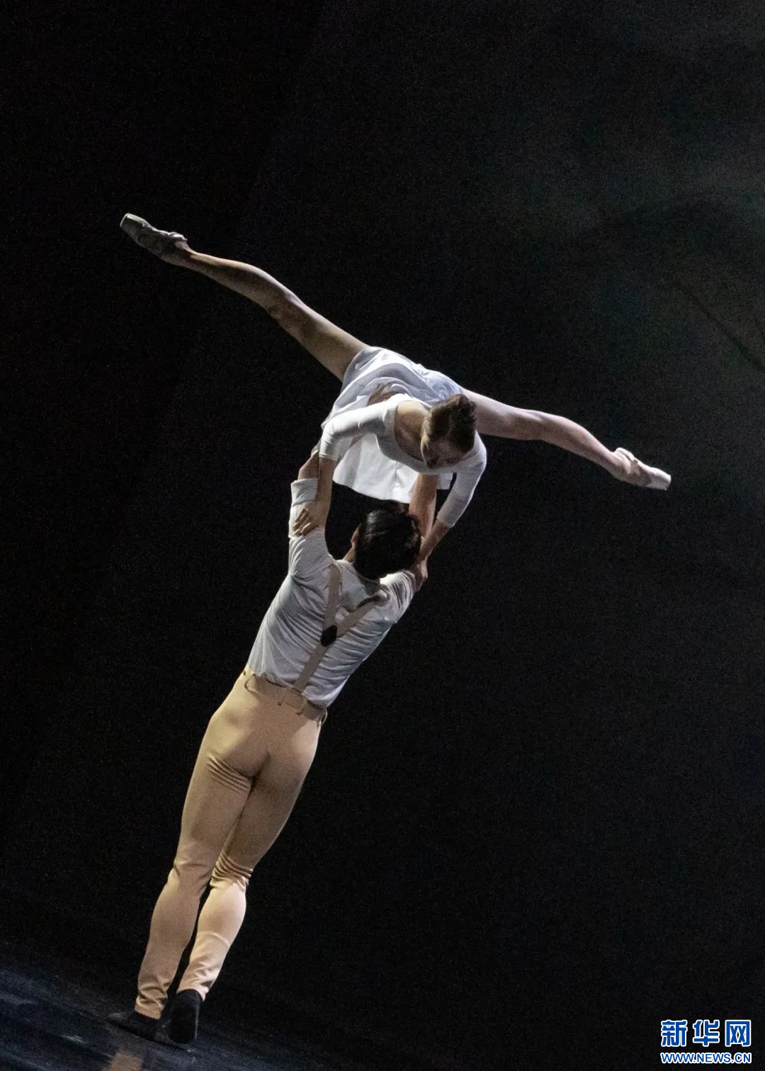 重庆芭蕾舞团《归来红菱艳》将于8月11日首演