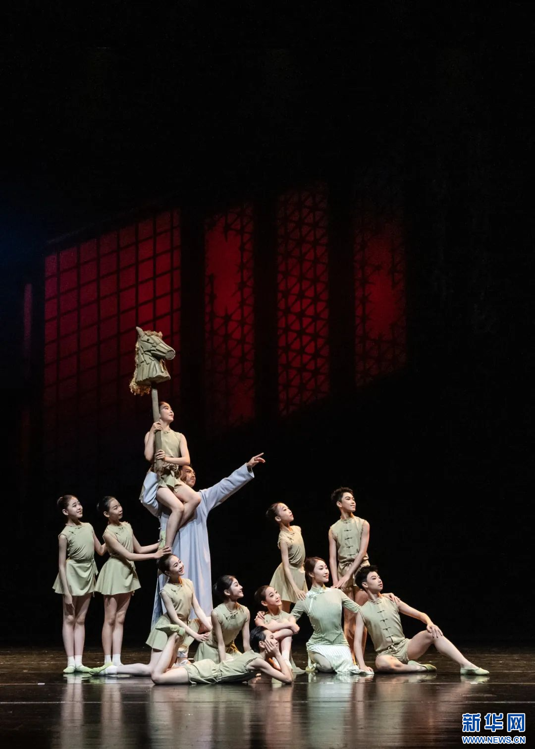 重庆芭蕾舞团《归来红菱艳》将于8月11日首演