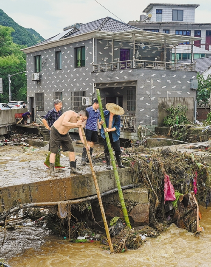历史罕见暴雨突袭引发小流域山洪 富阳昼夜大救援_fororder_1690155106938_64bdb86232e8f5000156b5c4
