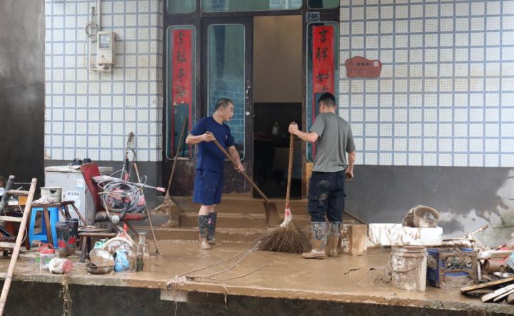 历史罕见暴雨突袭引发小流域山洪 富阳昼夜大救援_fororder_1690155106488_64bdb86232e8f5000156b5c2