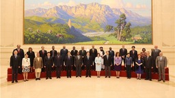 河南省委書記樓陽生會見外國駐華使節代表團