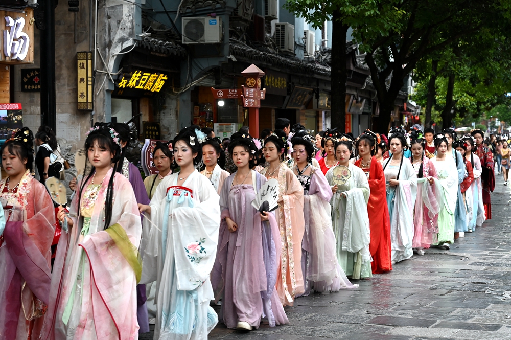 貴州鎮遠舉行古城漢服國潮達人秀比賽_fororder_DSC_9754-opq522631985