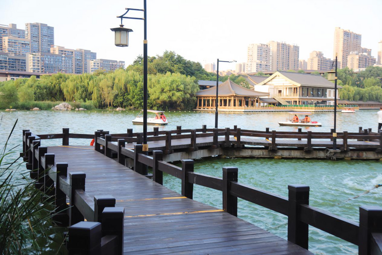 【Charming陕西】曲江池遗址公园：画中游园 徜徉千年古韵的文化之旅