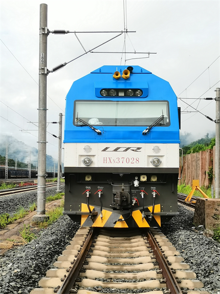 中车造HXN3型内燃机车亮相中老铁路老挝段_fororder_中车燃机2