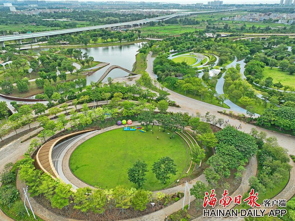 海口西秀公园：曲线的生态艺术空间