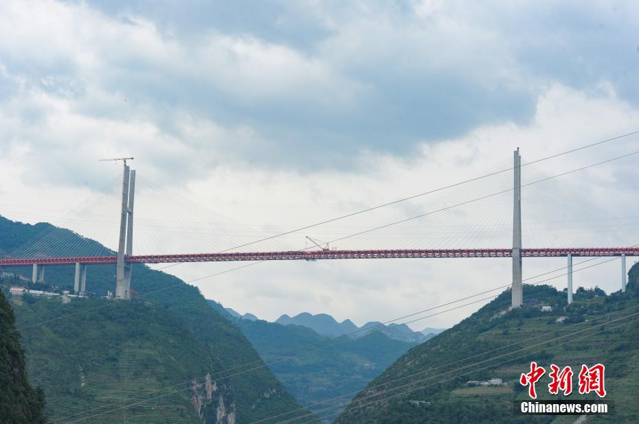 世界第一高桥合龙 距江面高差565米(组图)