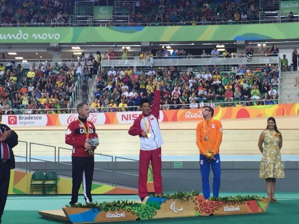 残奥会00后小花泳池绽放 曾夺9金成就全冠王