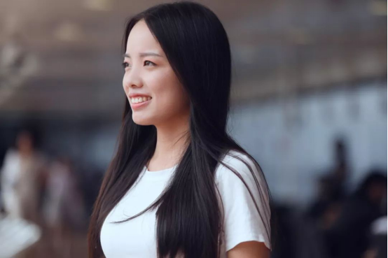 割稻谷、摘野果、养鸭子……90后湖南美女大学生回乡务农走红西瓜视频