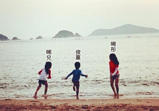 闊太徐子淇曬4名子女近照：排排站是要分果果？_娛樂_騰訊網
