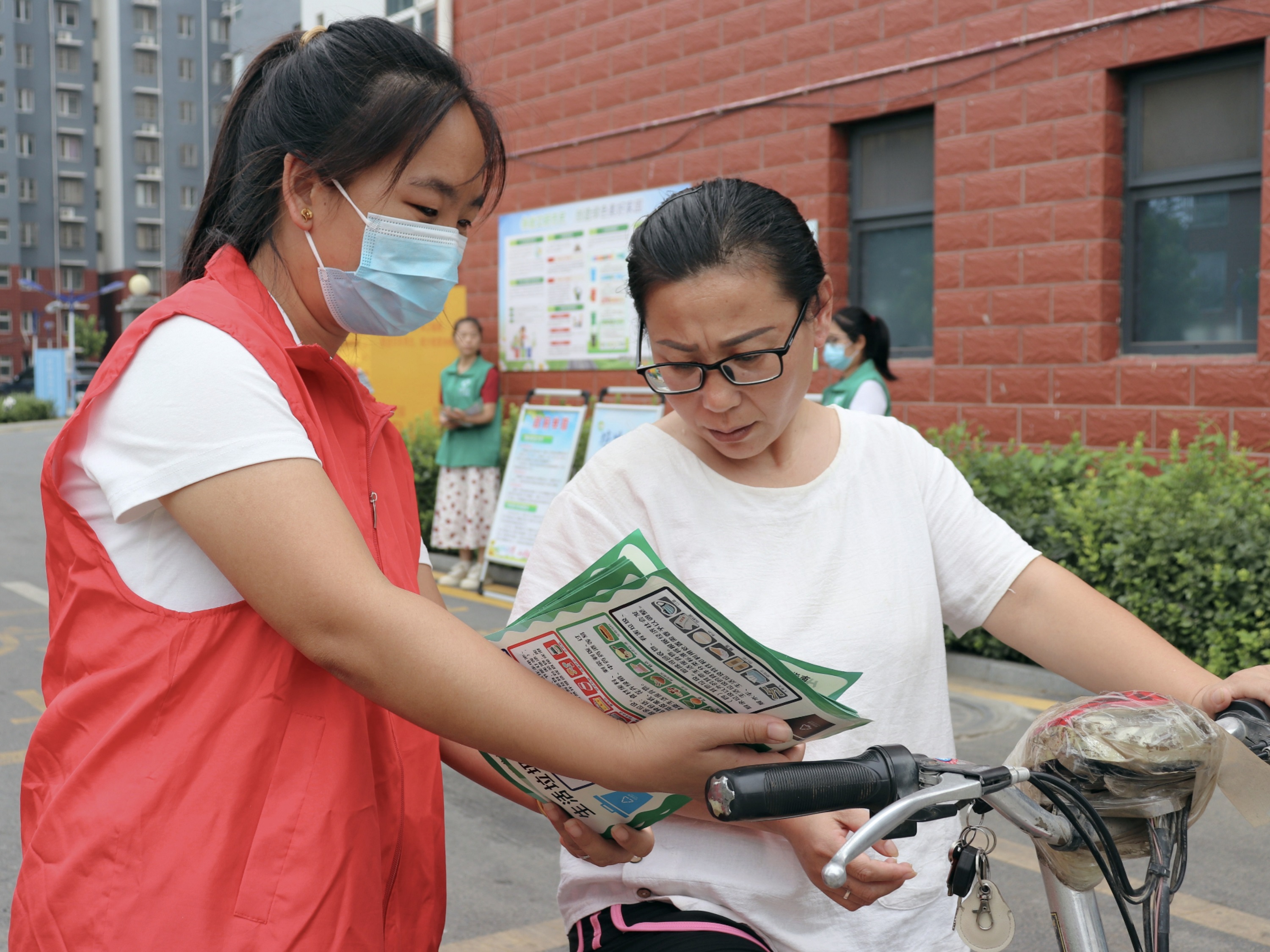 保定博野：开展“垃圾分类”宣传 提升群众环保理念_fororder_3