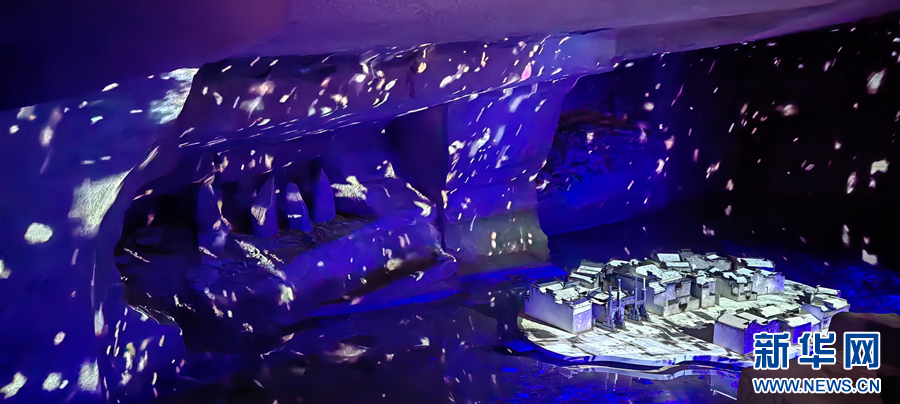 安徽黄山：奇幻灯光秀 点亮精彩一“夏”