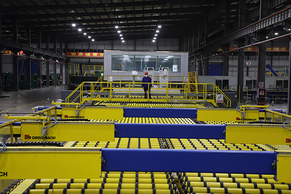 宜宾珙县:触摸高质量发展的强劲脉搏 绘拼产业新版图_fororder_耀华(宜宾)玻璃生产线-供图-珙县县委宣传部