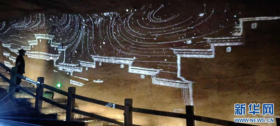 安徽黄山：奇幻灯光秀 点亮精彩一“夏”