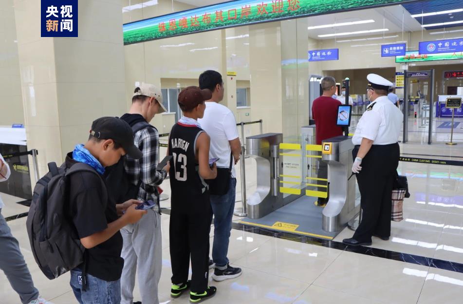 中国东乌珠穆沁旗至蒙古国额尔敦查干县国际道路客运班线开通