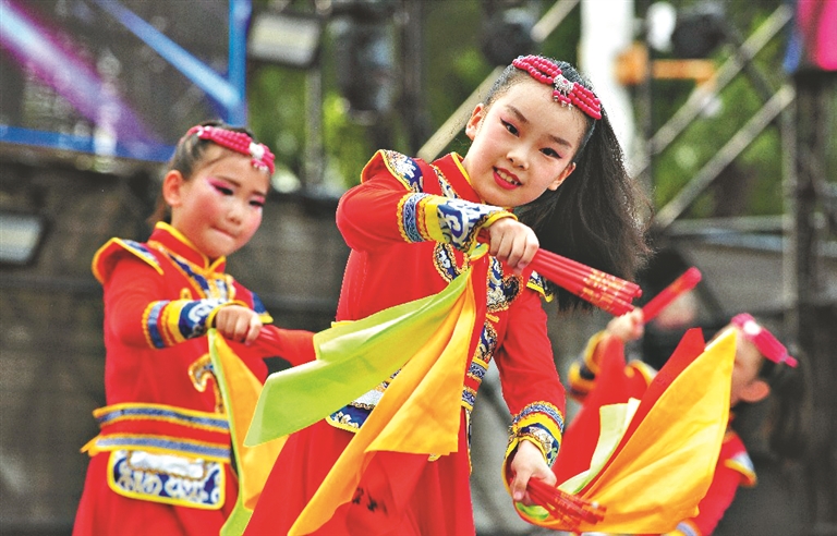 童声 在松花江畔回荡