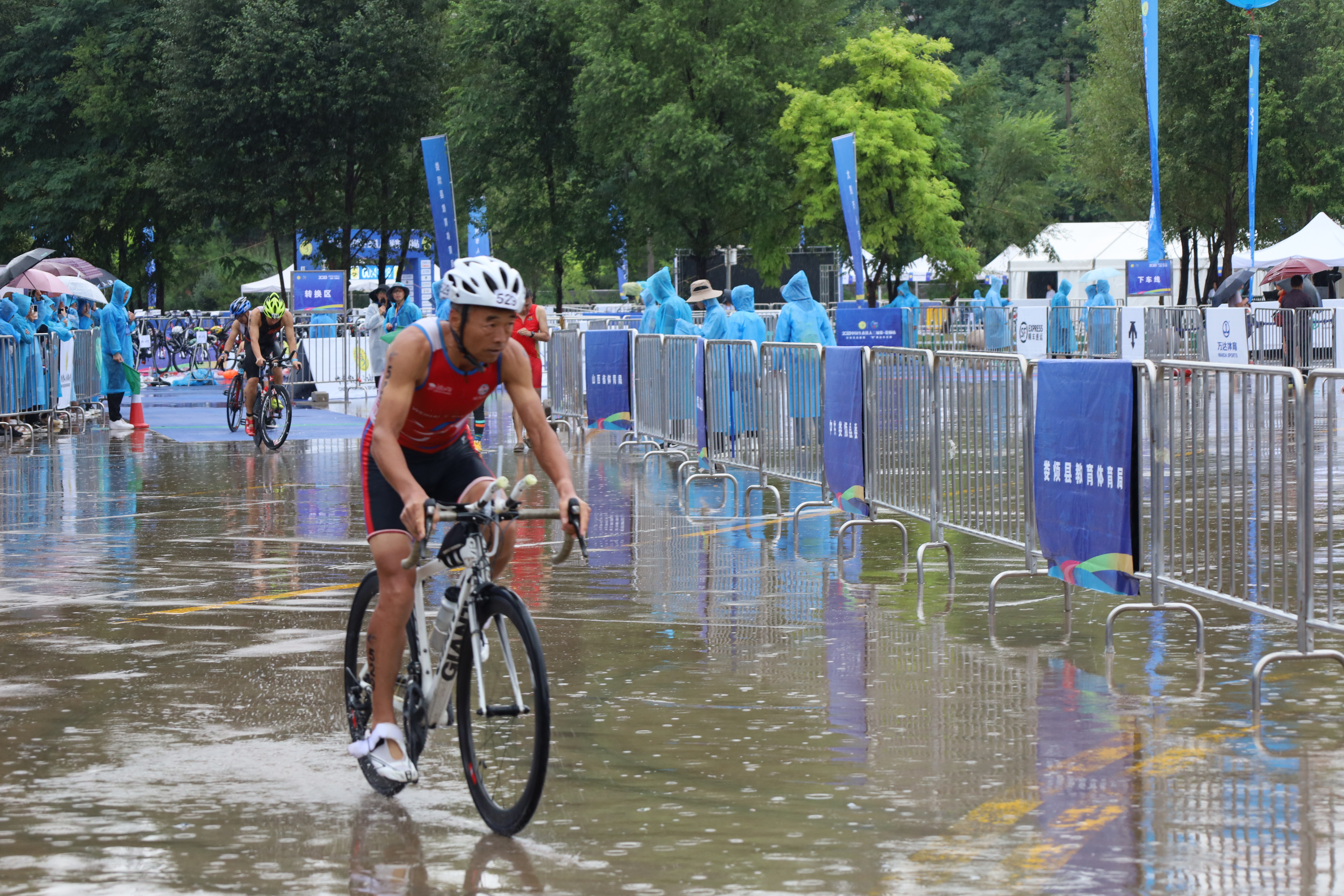 打铁生态娄烦“晋”享山水古韵 2023年中国生态铁人三项赛（娄烦站）开幕_fororder_IMG_7788.JPG