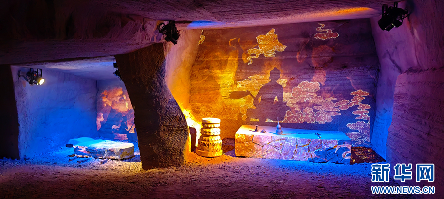 安徽黄山：奇幻灯光秀 点亮精彩一“夏”