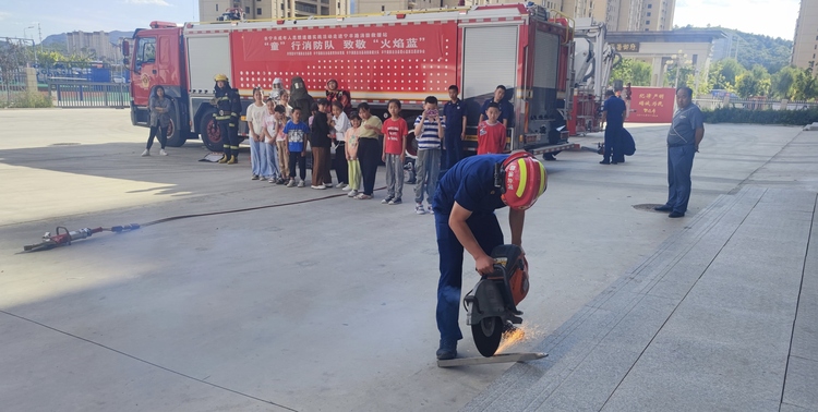 图片默认标题_fororder_消防急救展示  拍摄张海生