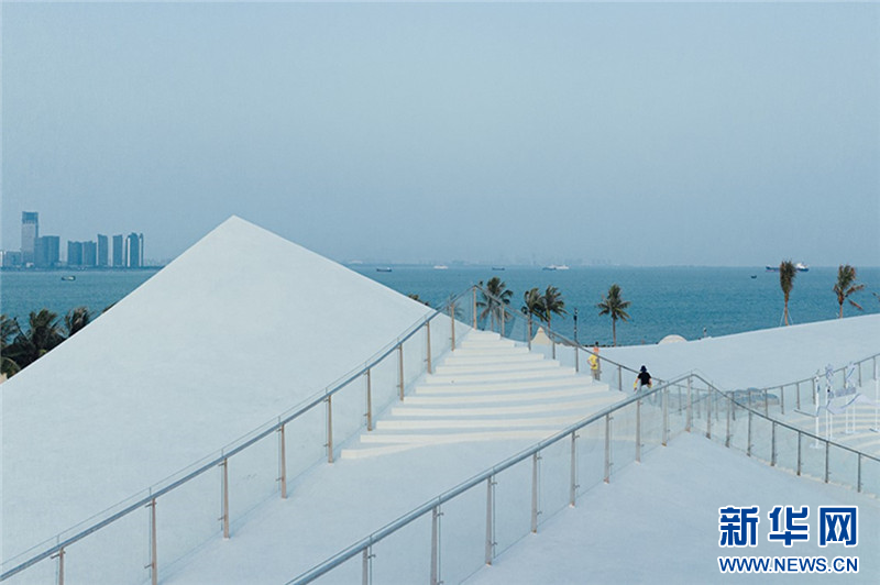 海口湾“天空之山”驿站：一道靓丽的城市风景线_fororder_20230801007