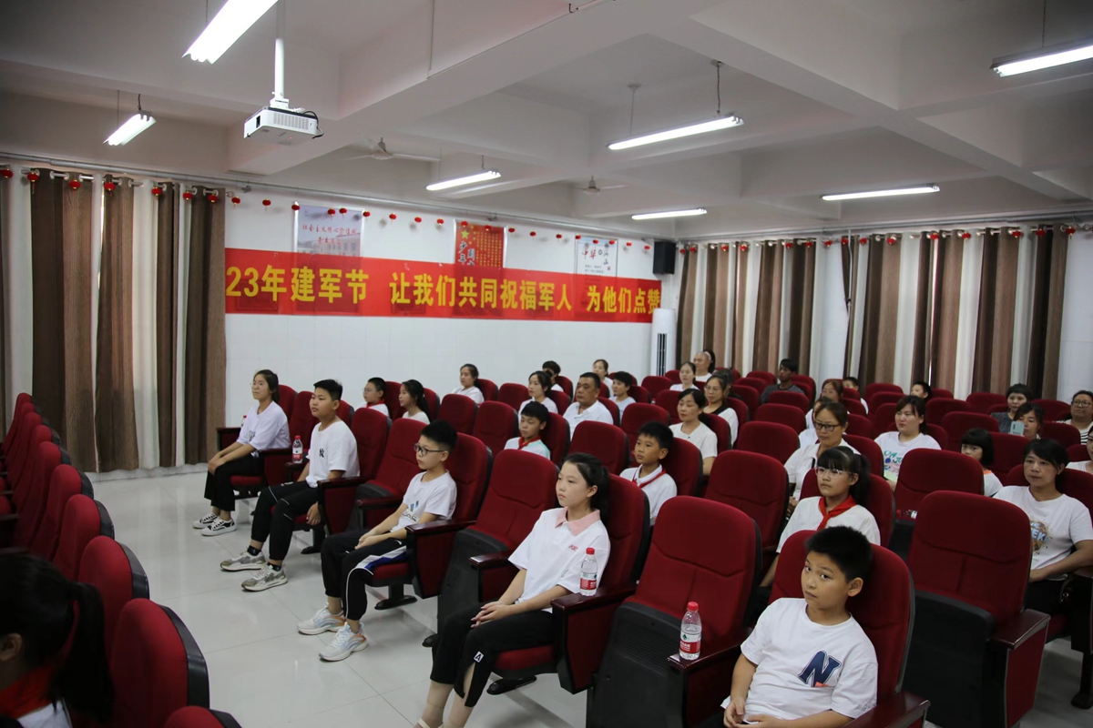 （原创）保定市满城区开展“八一”建军节主题活动_fororder_西原小学建军节慰问活动现场 摄影 宋王晗