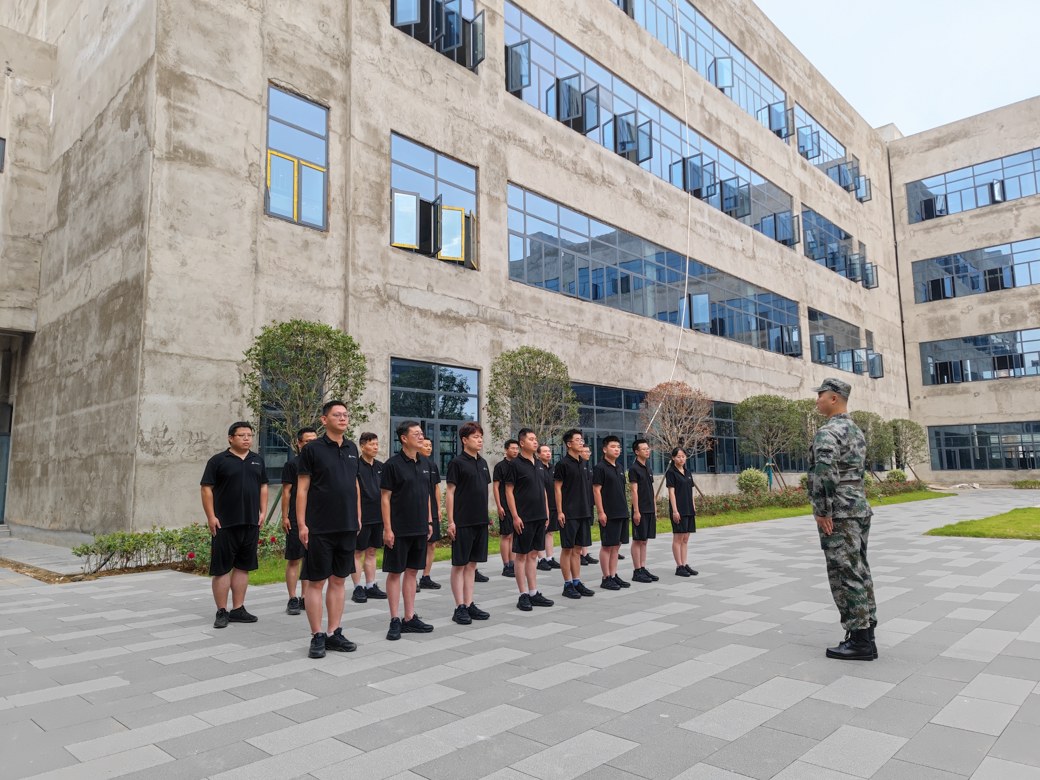 汉中市“两院一中心”项目开展团队素质拓展活动_fororder_微信图片_20230801164308