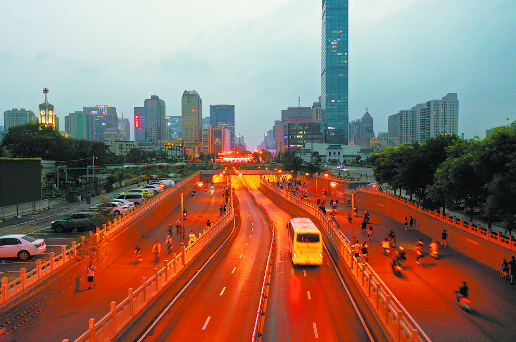 再见！陪伴了我们52年的中山路地道桥_fororder_640 (1)