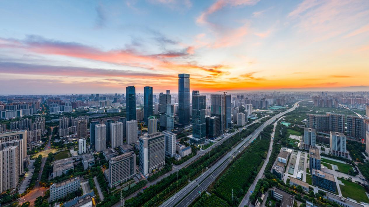 GDP增長8.4% 西安高新區上半年經濟發展勢頭強勁_fororder_圖片1