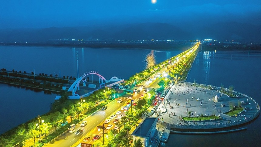 運城：夏日鹽湖 夜色璀璨