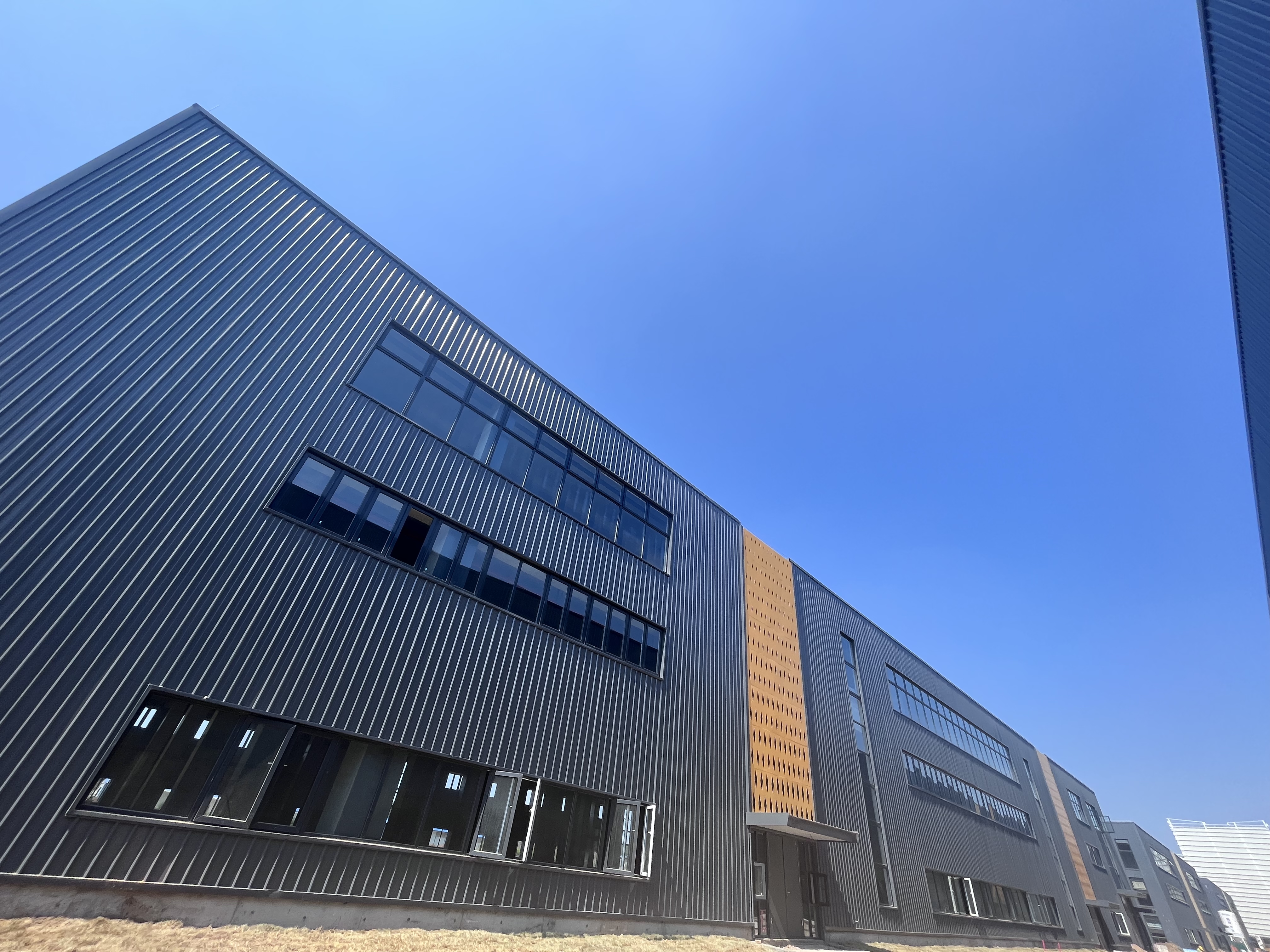 十七冶陕西分公司：紧跟区域战略 埋头实干担当_fororder_泾河新城秦创原1980泾造中心项目