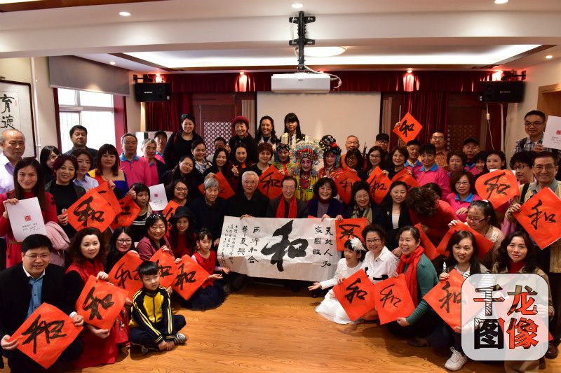 40余位台湾同胞看京剧学书法 体验北京胡同社区文化