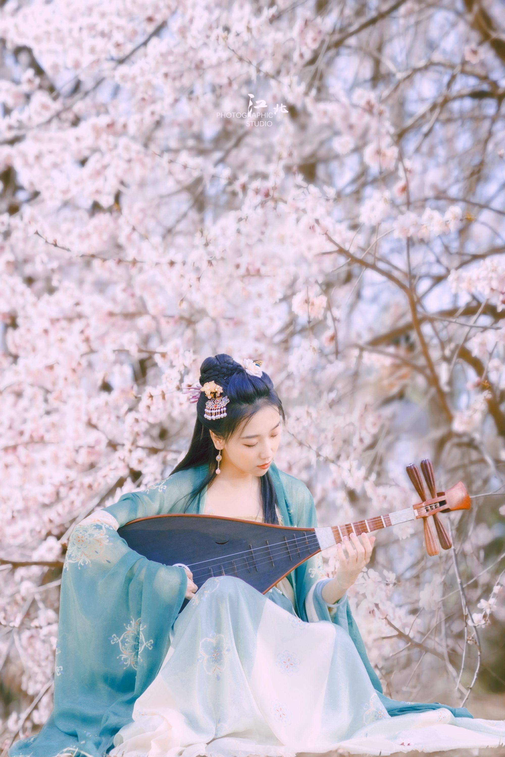 归来仍是“少年”丨归国创业的琵琶手陈勤：见证越来越多年轻人爱上中国传统文化