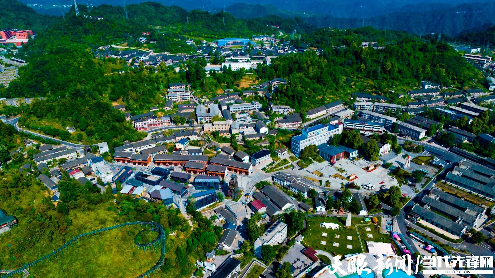 铜仁朱砂古镇：“红山”变“金山”美景如画来